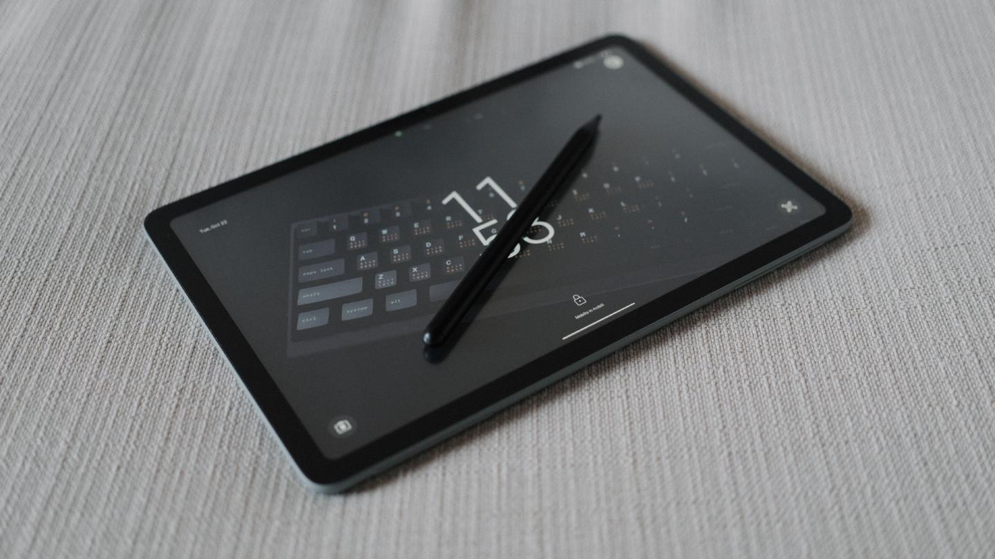 De-Googled Pixel Tablet with GrapheneOS: A Review
